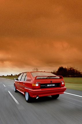 1988 Citroen BX GTi phone wallpaper thumbnail.
