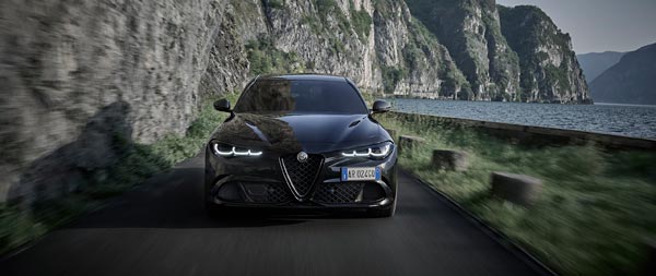 2024 Alfa Romeo Giulia Quadrifoglio Super Sport super ultrawide wallpaper thumbnail.