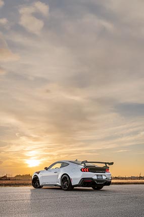 2025 Hennessey Super Venom Mustang Dark Horse phone wallpaper thumbnail.